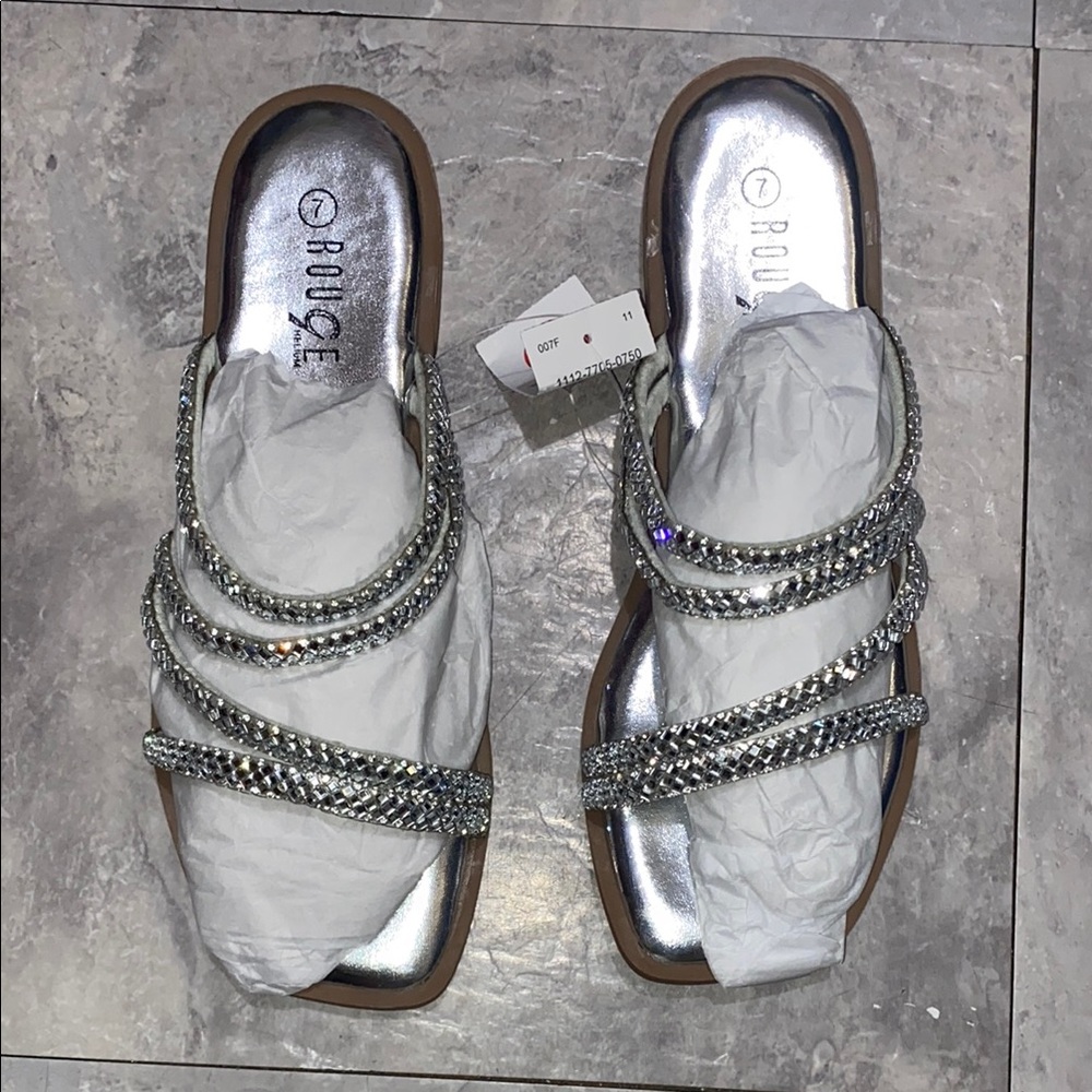 Rouge Helium Metallic Silver Sandals women silver summer slipper size 7 fit 6